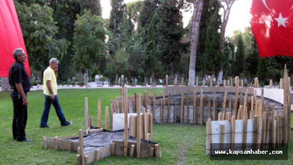 TURGUTLU ŞEHİTLİĞİNE DEV AY-YILDIZ