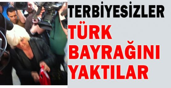 Türk Bayrağı Açanlara Linç Girişimi