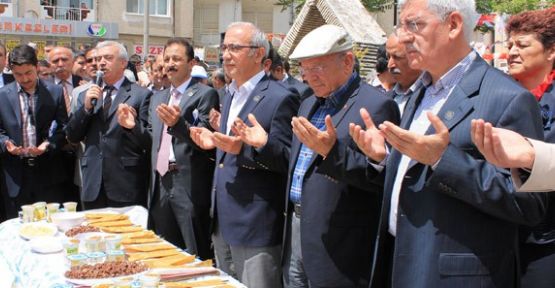 Türk Dil Bayramında 10 bin kişi buluştu