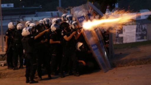 Türkiye'ye biber gazı satmayın
