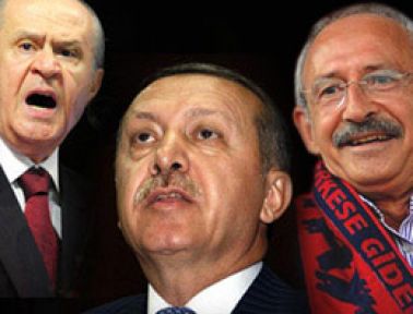 Üç Liderden İstifa Çağrısı...
