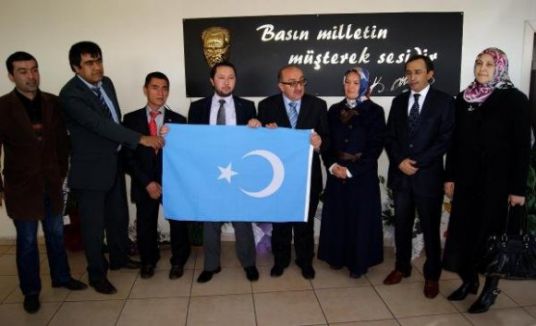 'Uygur Türkleri göz göre göre ölüme gidiyor'