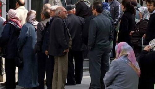 Yaşa takılan 500 bin kişiye emeklilik