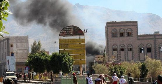 Yemen Savunma Bakanlığı'nda patlama...