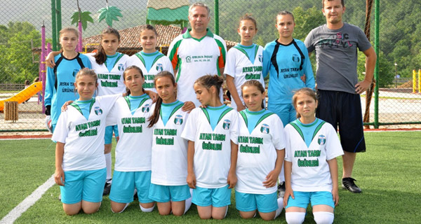 Başkan Belur, Bayan Futbol takimina tam destek verdi