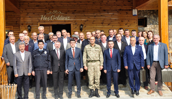 Ayvacık Belediyesi Kaymakama veda yemeği ve Muhtarlar günü kutlama programı
