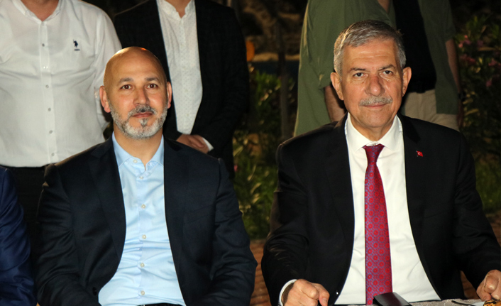 Bakan Demircan: “Türkiye dünyaya adeta sağlık dersi veriyor”