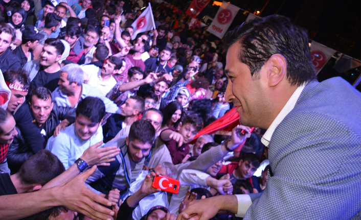 MHP'li Aday Uygunuçarlar, Sivas'ta Yıldızdoğan konserinde Konuştu