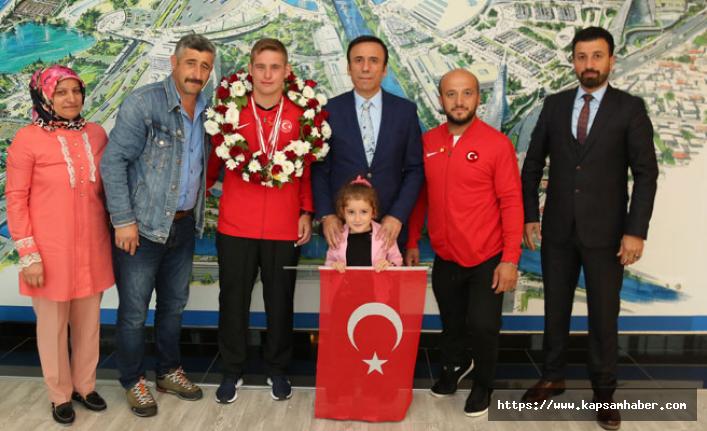 Dünya Şampiyonu Canik’te; Başkan Genç’ten Şampiyona Özel Görev
