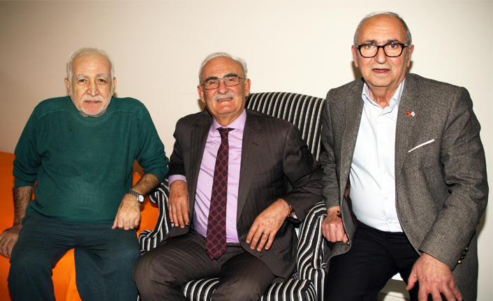 Yılmaz'dan saz ve ses üstadı Bahadır'a vefa