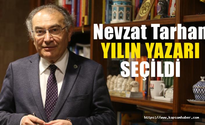 Öğrenci Konseyi 1453 Ödülleri”nde 'Yılın Yazarı' Nevzat Tarhan seçildi