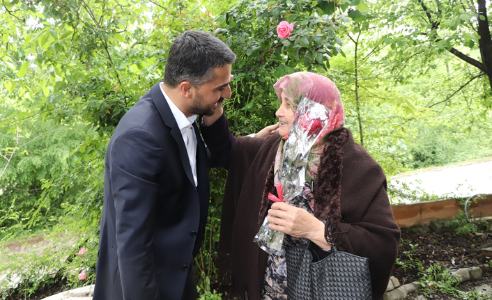 Ayvacık Belediye Başkanı Kalaycı'dan; Cat Kapı Annelere Ziyaret