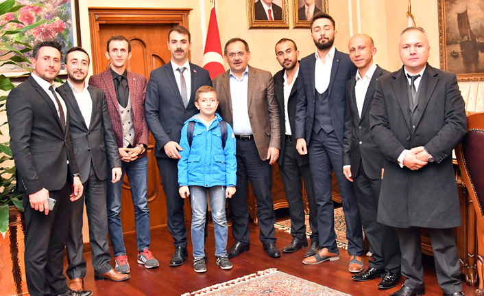 Samsun Ülkü Ocakları, Başkan Mustafa Demir'i Ziyaret Etti