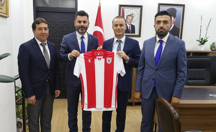 Sevdamız Samsun Platformu Kaymakam Dinçer'i makamında ziyaret etti