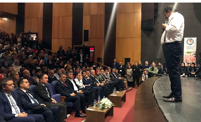 'Bir Bilenle Bilge Nesil Projesi Okur-Yazar Buluşmaları' konferansı