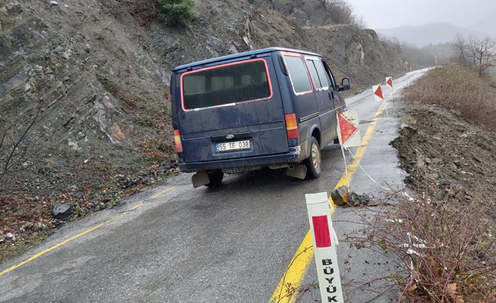 Yakakent CHP İlçe Başkanı Hayri Kara, Heyelan Tehlikesine Dikkat Çekti