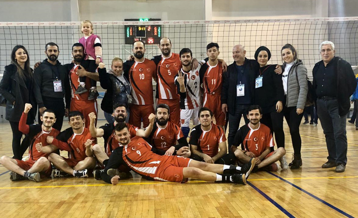 Bafra İşitme Engelliler Spor Kulübü çifte galibiyet sevinci yaşadı