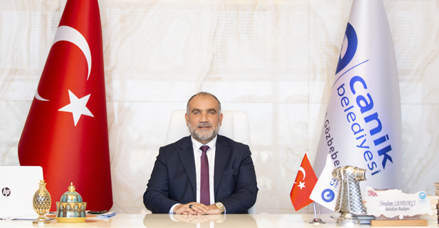 Canik Belediye Başkanı İbrahim Sandıkçı 23 Nisan Bayramını Kutladı