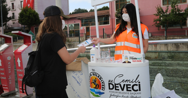 YKS’ye giren adaylara Atakum Belediyesinden maske ve su desteği