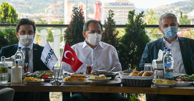 Samsun Büyükşehir Belediye Başkanı Mustafa Demir, İş Dünyasıyla Buluştu