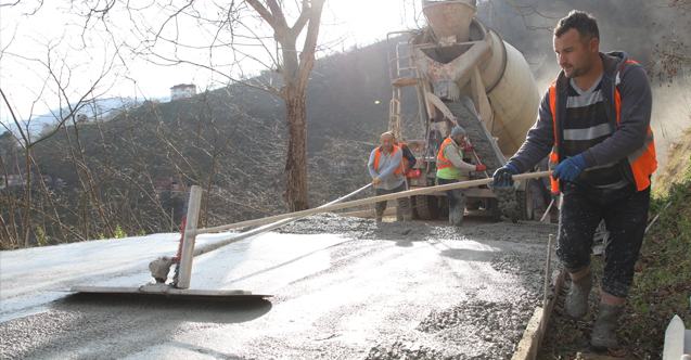 Fatsa'da Kırsal mahalle ve grup yollarda beton yol çalışmaları
