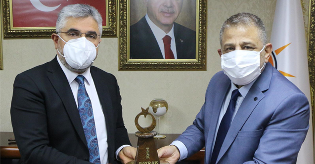 MHP İlkadım Başkanlığı'ndan Ak Parti'ye 'Hayırlı Olsun' Ziyareti
