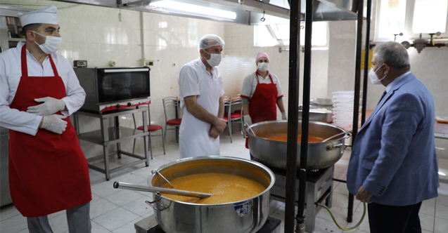 İlkadım Belediyesi, Her gün Yüzlerce Aileye Yemek Servisi Yapıyor