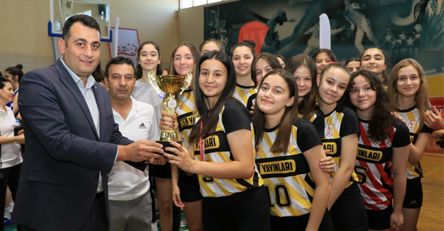 Valilik Kupası Kulüpler arası Kız ve Erkekler Voleybol Turnuvası sona erdi