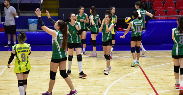 Yıldız Voleybol takımı Akhisar Belediyespor’u 3-0 mağlup etti