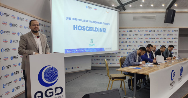 Turhan, Mısır, Filistin ve Doğu Türkistan'da Yaşananlara Dikkat Çekti