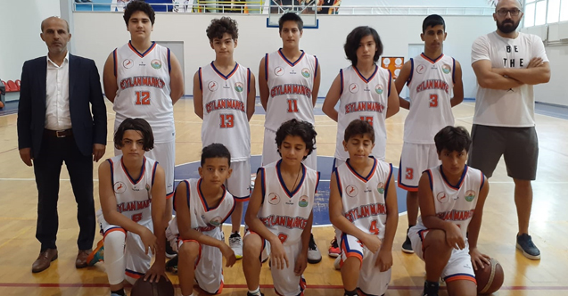 İlkadım Basket Takımı Yeni Sezonda Yeni Formasıyla Başarı İçin Ter Dökecek