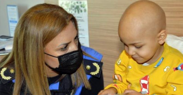 Adana Polisleri Lösemi Tedavisi Gören Çocukları Ziyaret Etti