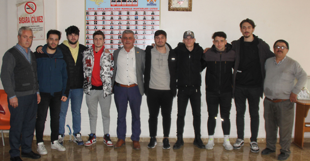 Başkan Çavdar derneğin futbol takımı ile bir araya geldi
