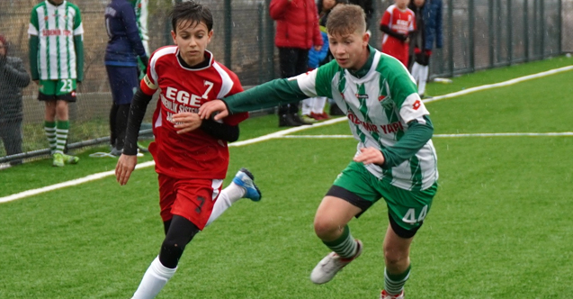 Mahallede Maç Var 23 Nisan Futbol Turnuvası Manisa’da Başladı