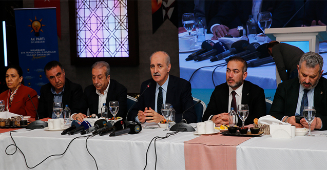 Kurtulmuş, Diyarbakır'da Kanaat Önderleri İle Bir Araya Geldi