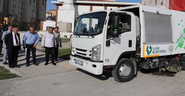 İlkadım Belediyesi Temizlik Filosuna Çaça Ve Süpürge Aracını Kattı