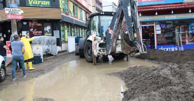 FATSA’DA 2 TEKNE BATTI, 1 KÖPRÜ VE 1 MENFEZ YIKILDI