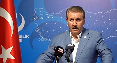 Mustafa Destici, Bu Tavrı İle Dikkatleri Üzerine Topladı