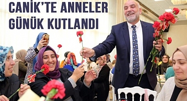 Başkan İbrahim Sandıkçı, anneleri kahvaltı programında ağırladı