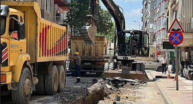 Avni Gemicioğlu Caddesinde Altyapı Çalışmaları Sürüyor