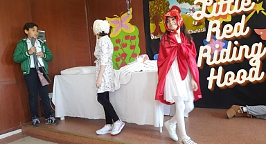 Kırmızı Başlıklı Kız (Little Red Riding Hood) Tiyatro Gösterisi