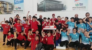Küçük Erkekler Bilek Güreşi Sona Erdi