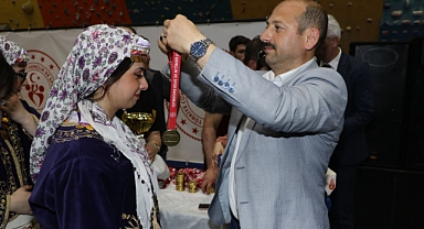 Kulüpler Arası Halk Oyunları Yarışması düzenlendi
