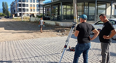 ALTINKUM’DA CADDE VE SOKAKLAR YENİLENİYOR