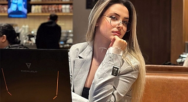 Grafik Tasarımcısı Selin Düzgider: Grafik Tasarımın Yeni Yıldızı