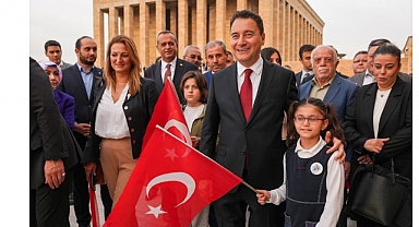 Ali Babacan’dan Anıtkabir’e 100. Yıl ziyareti