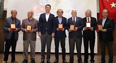 BANDIRMA'YA İZ BIRAKAN İSİMLERE VEFA GECESİ