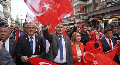 MHP İl Başkanı Burhan Mucur, 29 Ekim Cumhuriyet Bayramı kutlamalarına katıldı