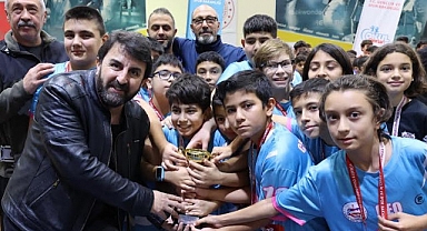 Manisa’da okul sporları küçükler hentbol müsabakaları sona erdi