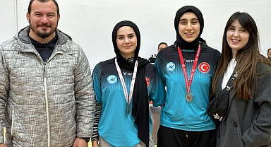 Asarcık Şehit Zafer Akkuş Anadolu Lisesi'nden Bilek Güreşi'nde Büyük Başarı